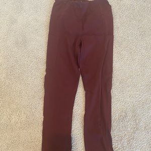 Maroon athletic leggings